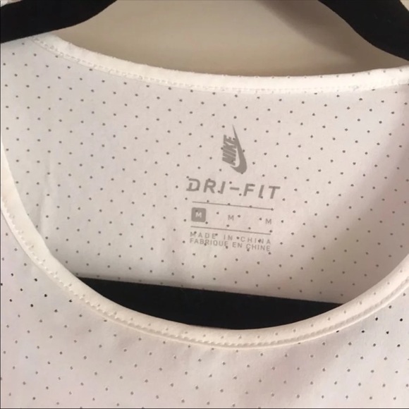 Nike top - Picture 2 of 5